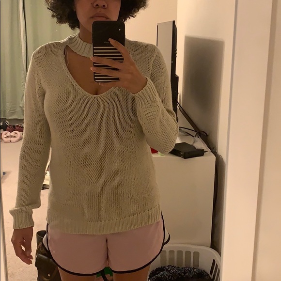 Sweater - Picture 4 of 5